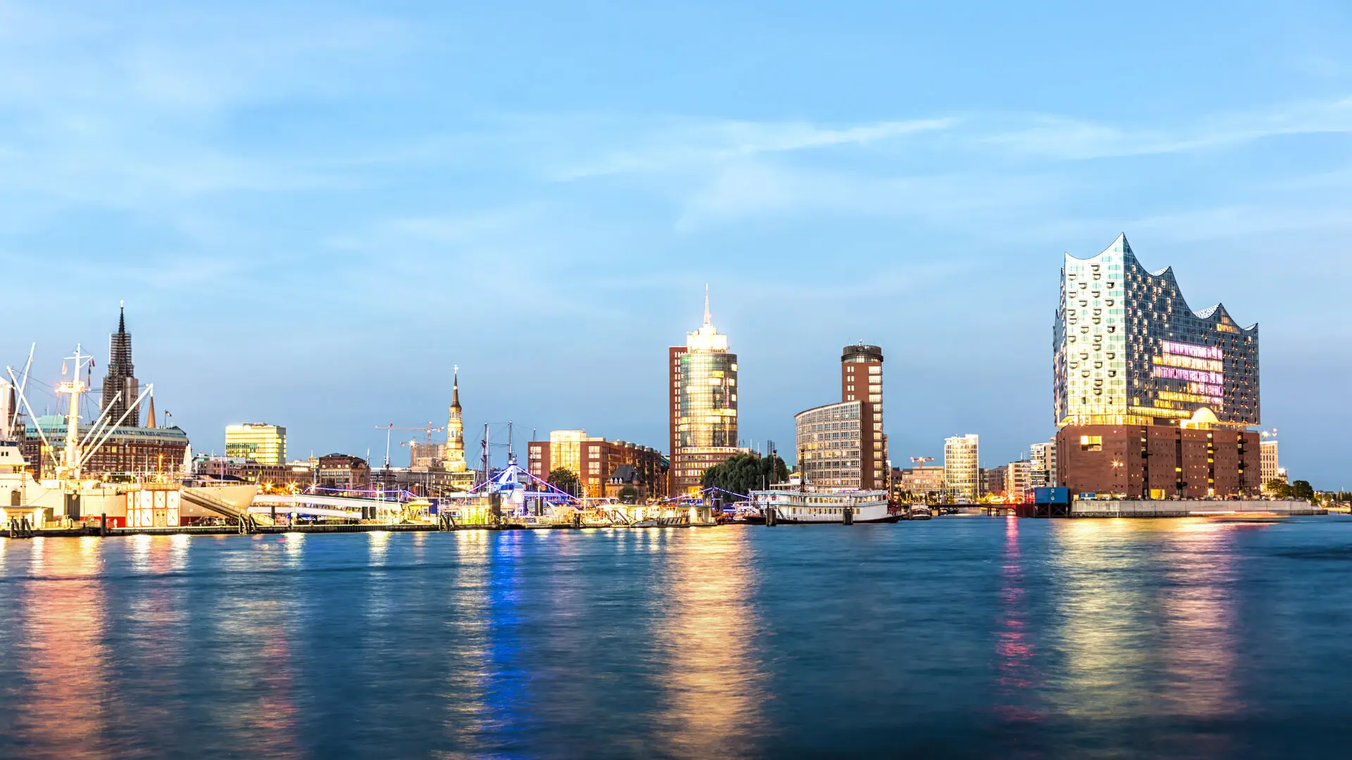 View of the Elbphilharmonie