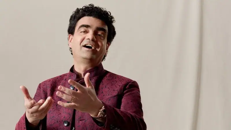 Rolando Villazón singt.
