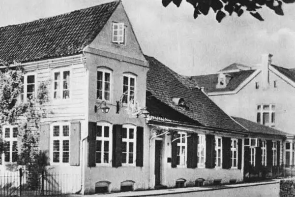 Schwarz-weiß Bild der Vorderfront des Hotel Louis C. Jacob, ungefähr zwischen 1826 – 1866.