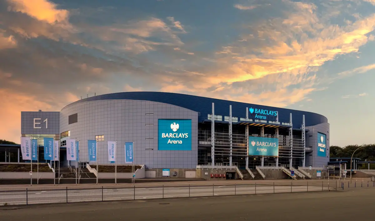 Die Barclays Arena in Hamburg von außen.